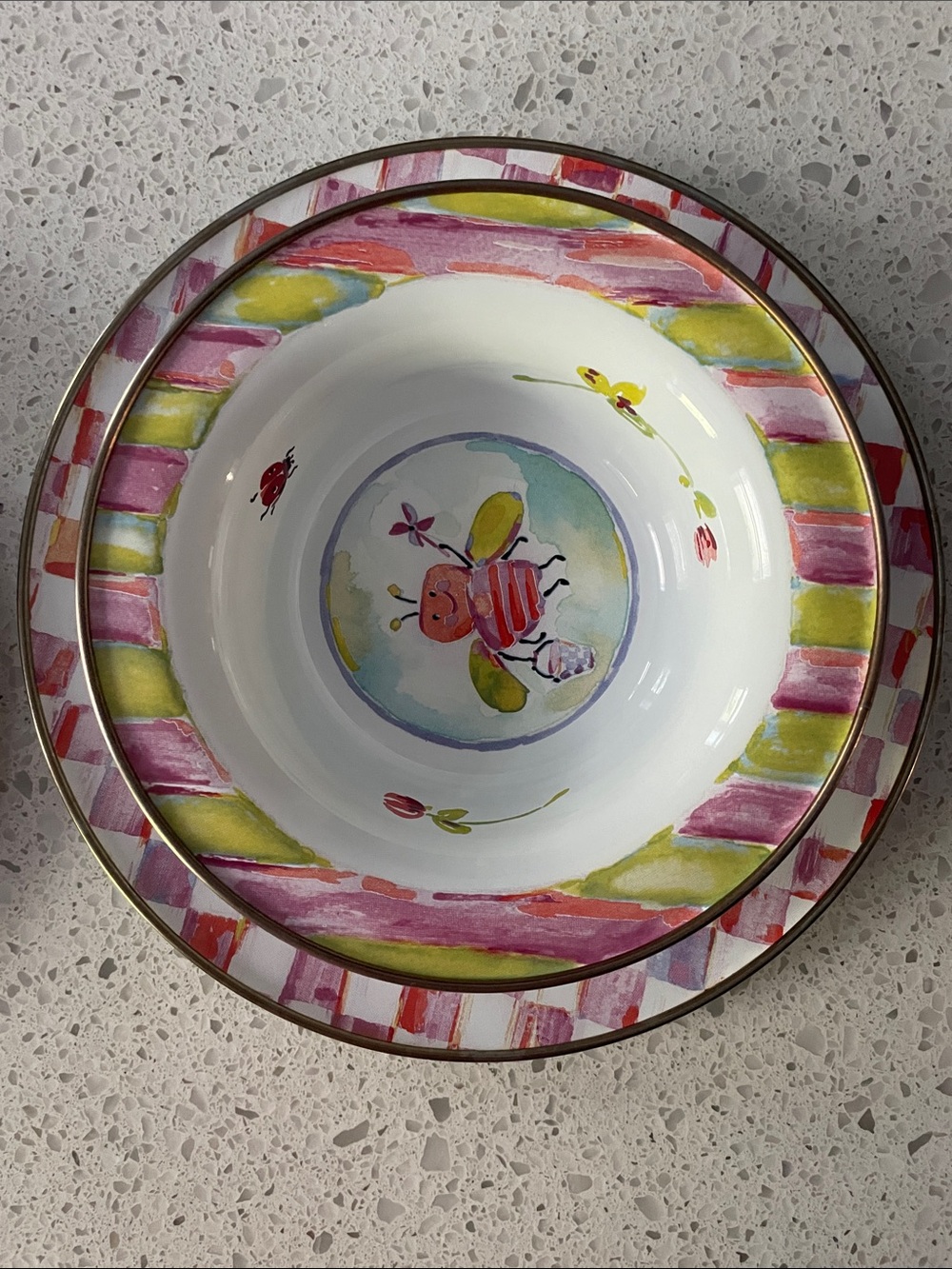 Hand-Painted Ceramic Bowls & Plates with Duck & Bee Motifs - Picture 4 of 7